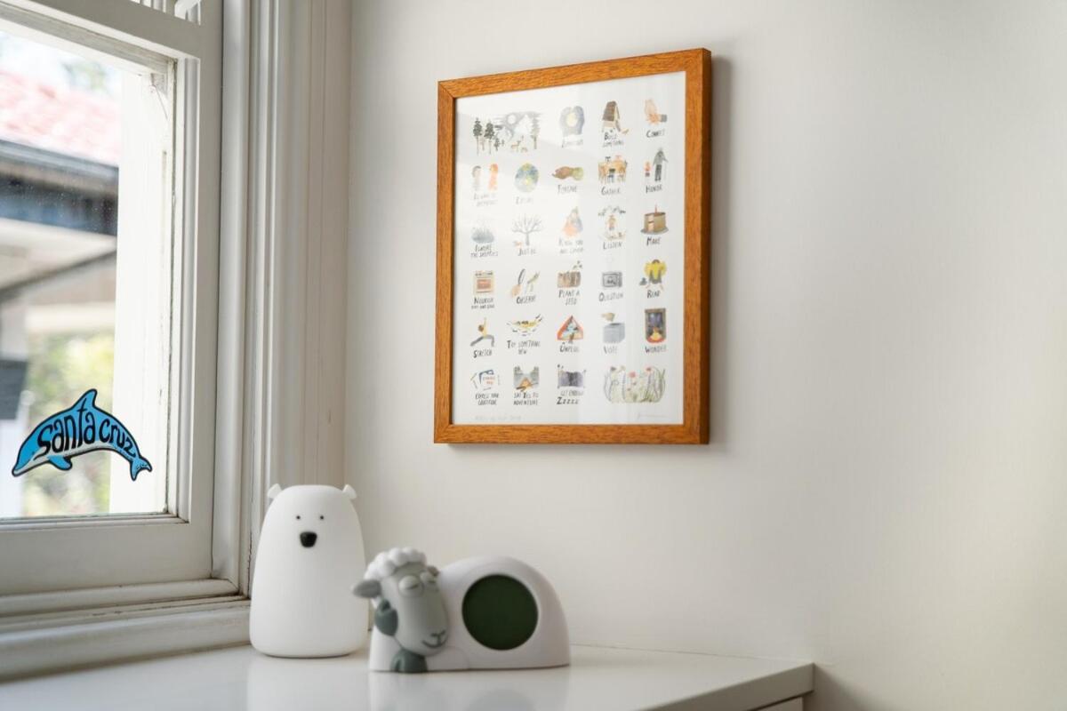 Long Term Listing For Catherine 3br In Lilyfield With Fireplace Holiday home Sydney