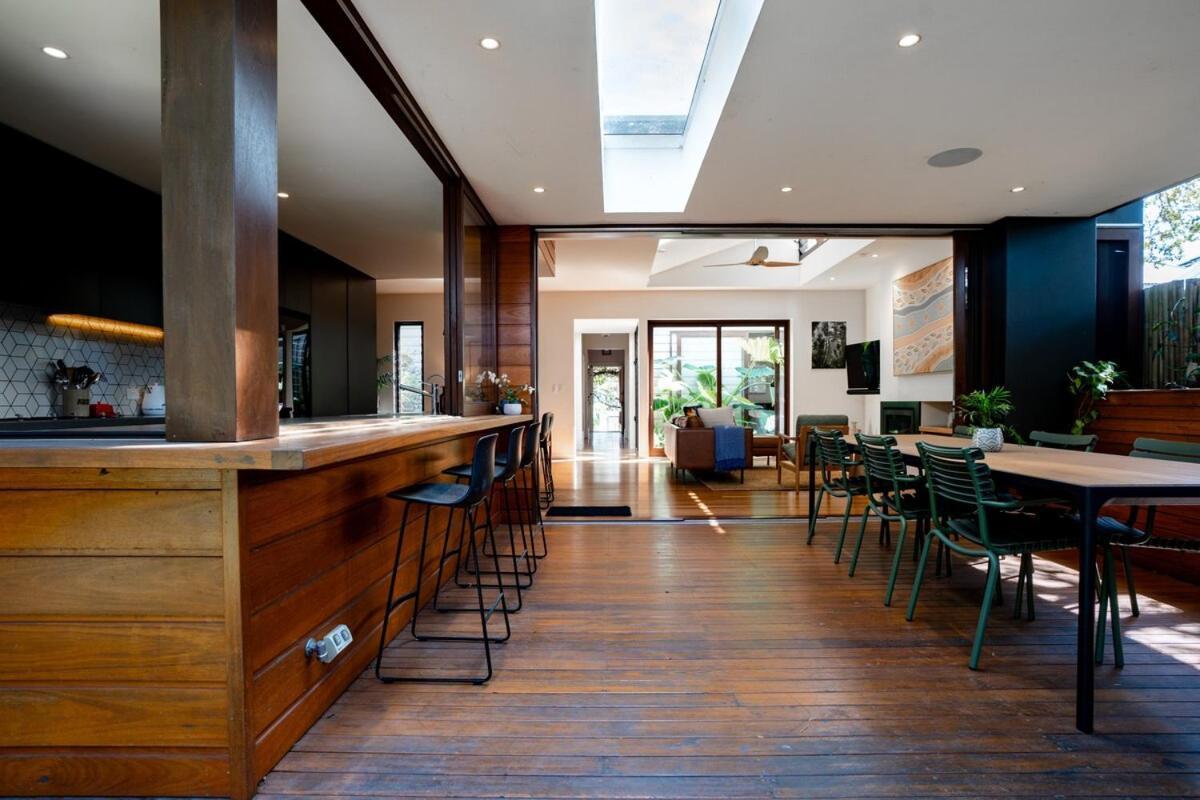 Holiday home Long Term Listing For Catherine 3br In Lilyfield With Fireplace