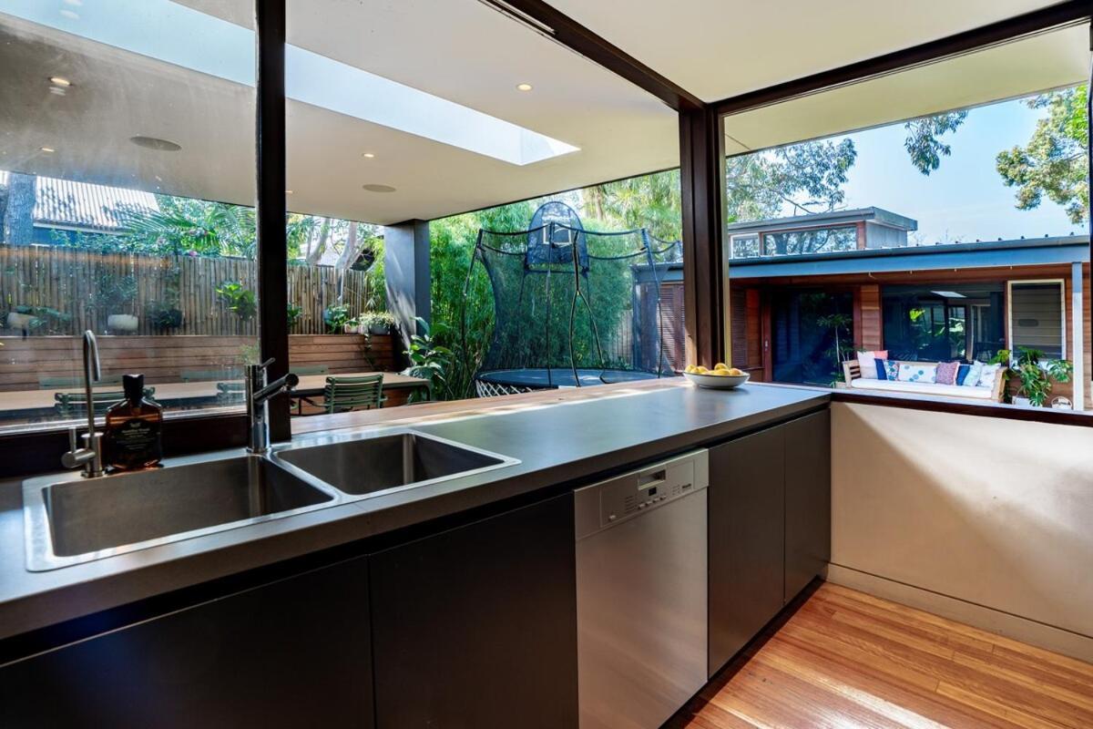Long Term Listing For Catherine 3br In Lilyfield With Fireplace *