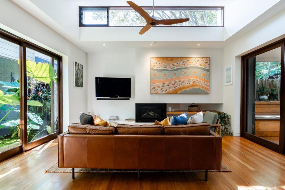 Holiday home Long Term Listing For Catherine 3br In Lilyfield With Fireplace Sydney